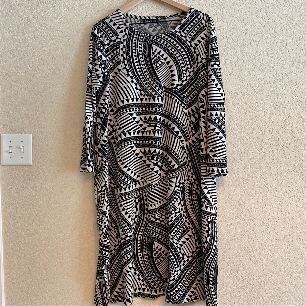 *Final Price*Black/white print sweater dress/tunic